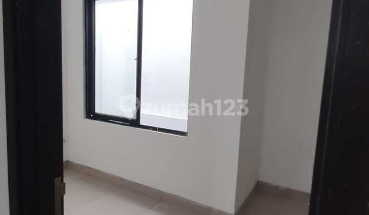 Dijual Rumah 2 Lantai di Pik 2 California Tipe Burgundy bisa KPR