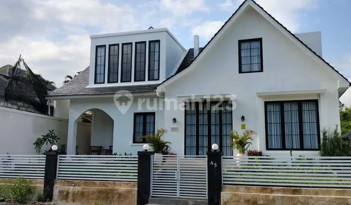 Disewakan, Villa di Nusa Dua, Badung SHM