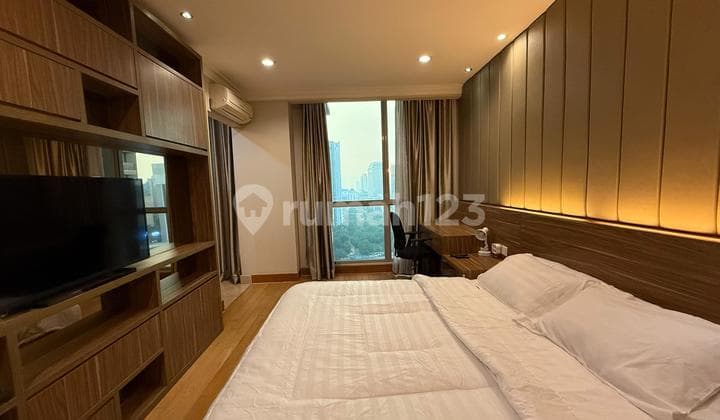 (a) Apartemen Eksklusif Di Residence 8 Pemandangan Sudirman