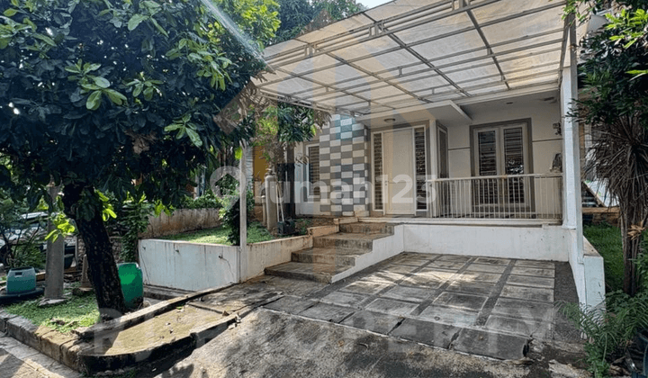 Disewakan Rumah Cluster Beverly Lippo Cikarang Phe5b