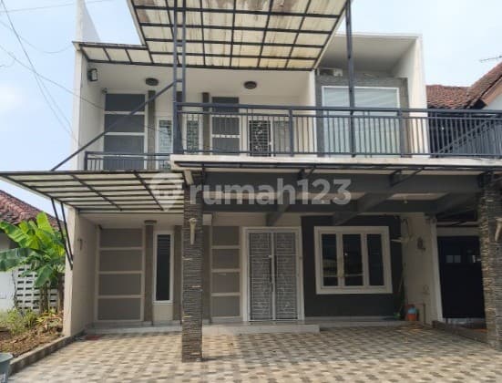 Disewakan Rumah Cluster Beverly Lippo Cikarang