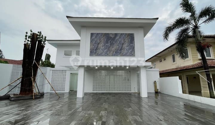 Disewakan Rumah Cluster Taman Menteng Lippo Cikarang Psra11m