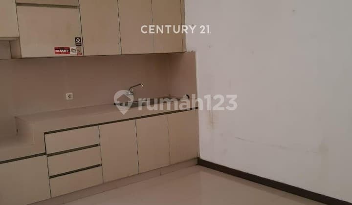 Rumah 6 Kamar 2 Lantai Cocok Utk Kantor Buah Batu Dekat Griya