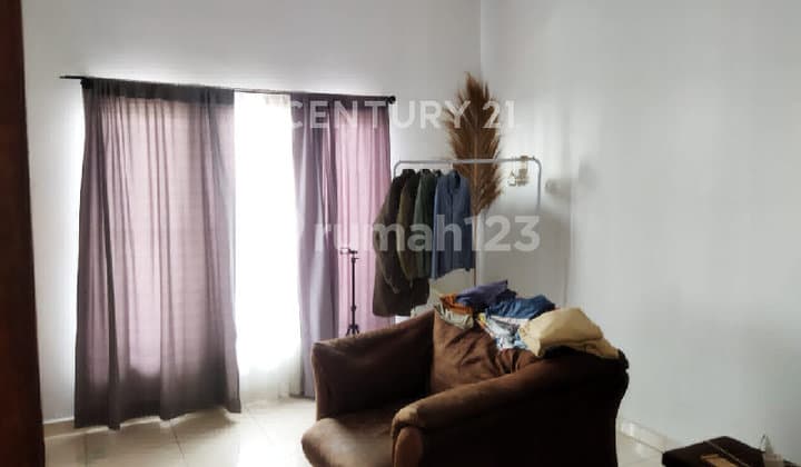 Rumah Tempat Usaha Mainroad Komplek Mekarwangi