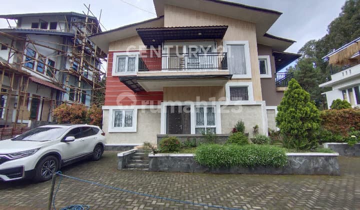 Rumah Villa di Villa Istana Bunga Parongpong Lembang Bandung