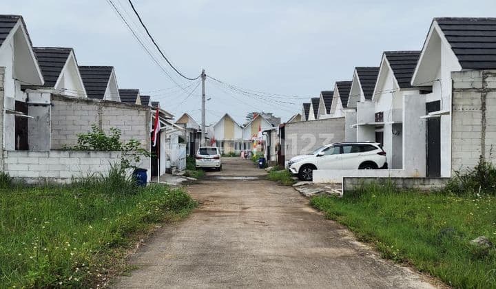 Rumah di Perumahan Grand Riscon Rancaekek