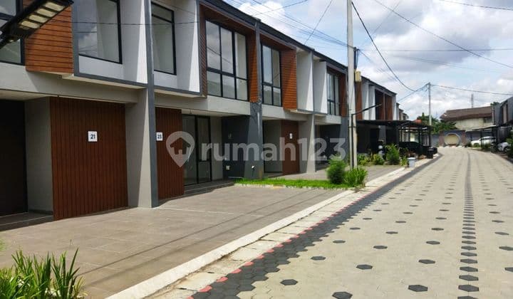 Modern Minimalist House Brentwood Estate Caringin Bandung