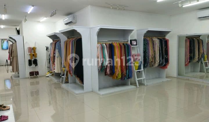 Dijual Gedung Komersial Di