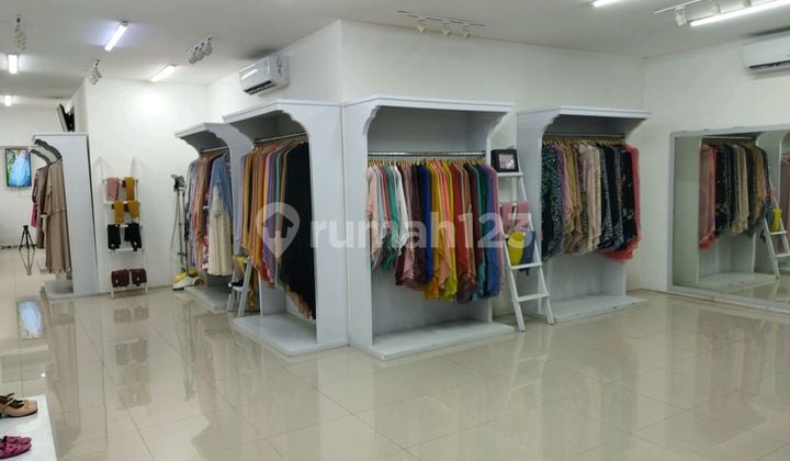 Commercial Building For Sale In