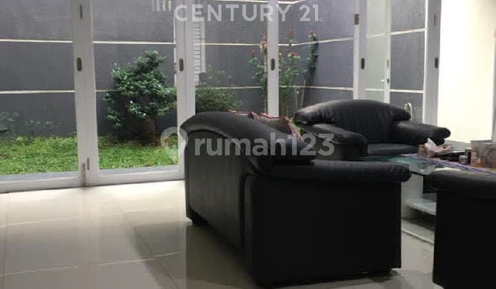 Rumah Modern Minimalis Istana Regency 2 Bandung