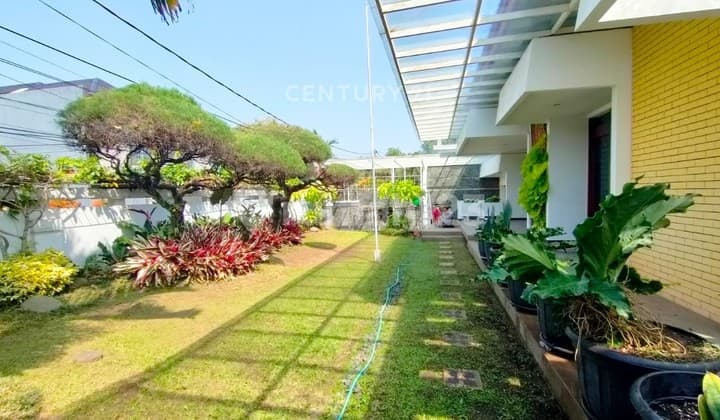 Rumah Asri Siap Huni Di Komplek Setrasari Kulon