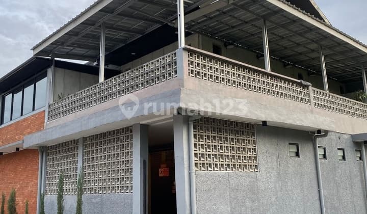 Dijual Gor Private Badminton Sudah Renovasi Taman Holis Indah