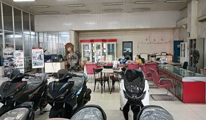Disewakan Ex Showroom Motor di Cilincing, Jakut
