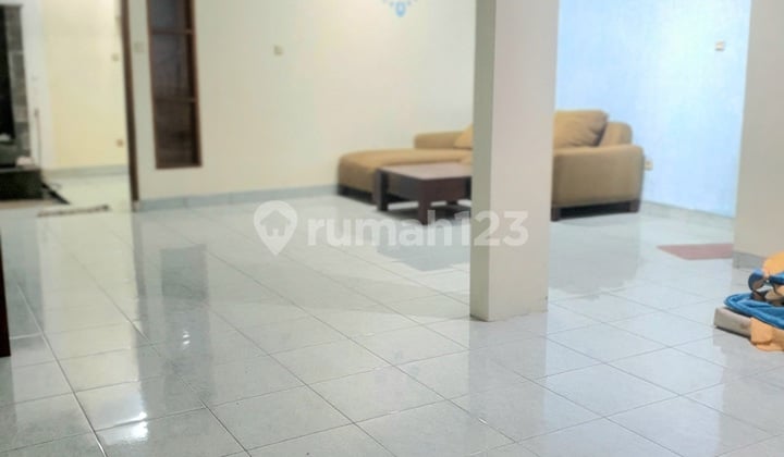 Nice House in Buaran Complex