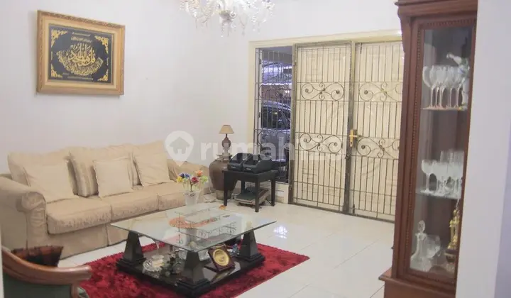 Di Jual Rumah Cempaka Putih Tengah 1,5 Lantai Lokasi Premium