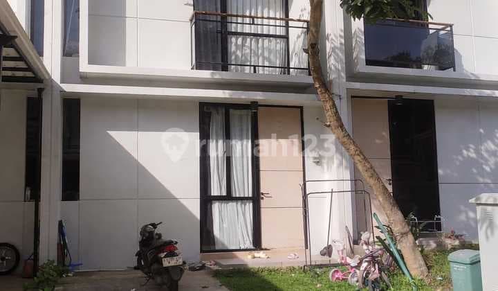 Sudah Lengkap dan Renovasi Dapur di Belakang. Tinggal Pakai