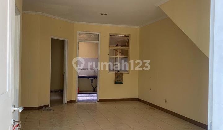 Town House Lantai Bawah , Lokasi Ditengah Kota , Nyaman Dan Aman