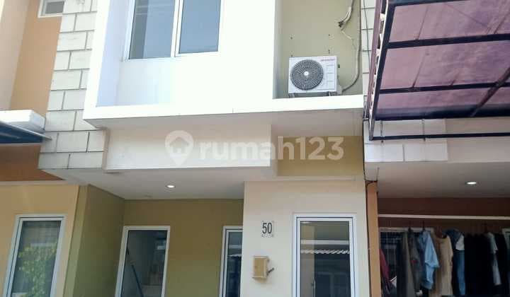 Rumah Mungil 2;Lantaidi Tengah Kota. Belakang Sekolah Tarkit