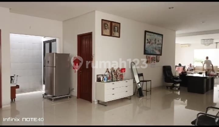 Dijual Rumah Siap Huni Bentuk L Tengah Kota Surabaya