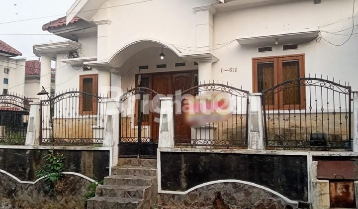 Rumah Riverside malang