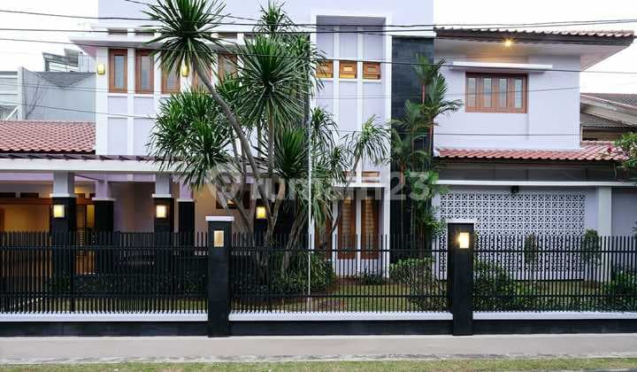 Dijual Cepat Rumah Dekat Stasiun MRT Lebak Bulus (Ir)