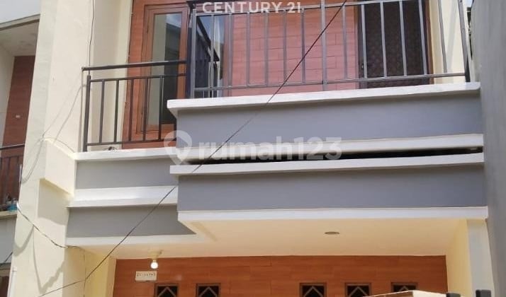 Rumah 2 1/2 Lantai Sunter Jaya Ideal Keluarga Harga 700 Juta Nego