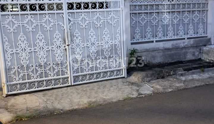 Sewa Rumah Murah Siap Huni 1¼ Lantai 6X20 Strategis di Sunter, Jakarta Utara