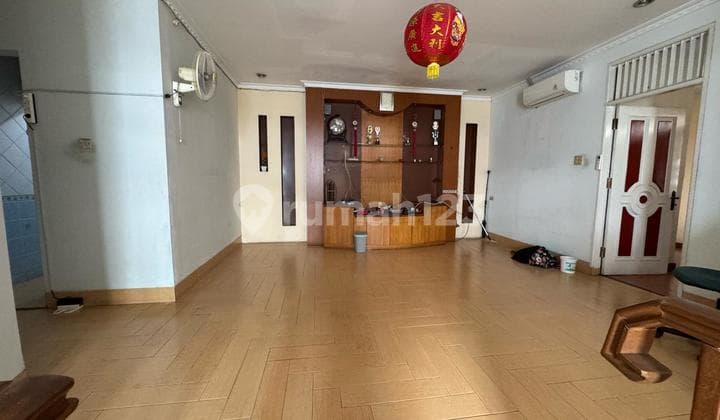 Jual atau Sewa Rumah Siap Huni 2½ Lantai 13X18 Hook Hdp Timur dan Selatan di Sunter, Jakut