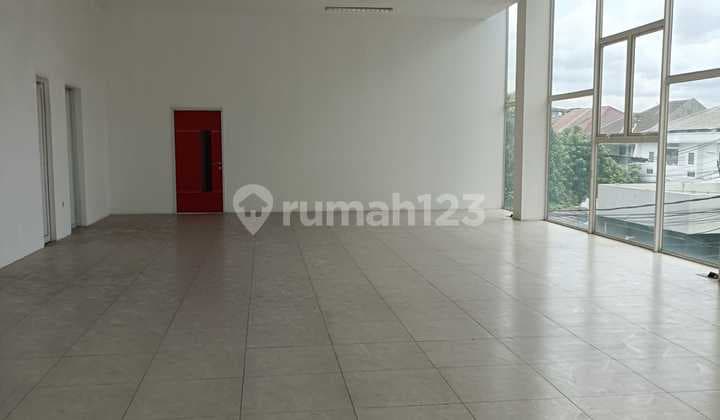 4-Storey Building for Rent 23.5x30, Suitable for School/Office, Strategically Located in Plumpang, North Jakarta