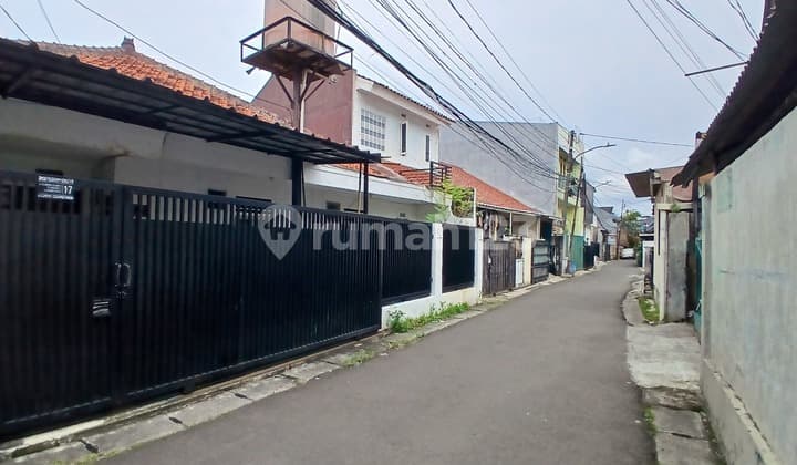 House for sale in Cilandak Dalam near TB Simatupang Toll Road