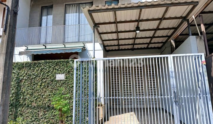 Disewakan Rumah Siap Bagus Furnished di Jalan Sumbawa Cinere