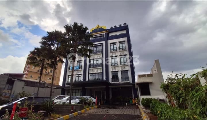 Di Sewakan Gedung Komersial lokasi strategis,Bangunan Baru, Lbk Bulus