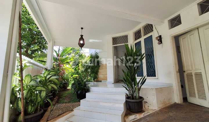 Dijual Rumah Asri - HOEK Di Cinere 2 lantai