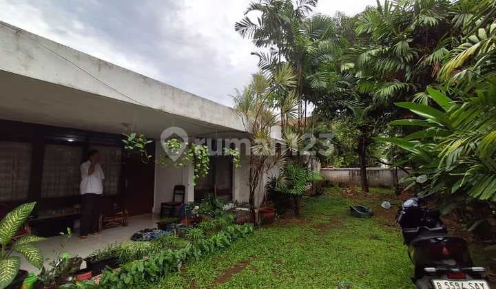 Di Jual Rumah HOEK 1 Lantai - Lokasi Strategis Cocok untuk Hunian Komersial Di Tebet - Jakarta Selatan