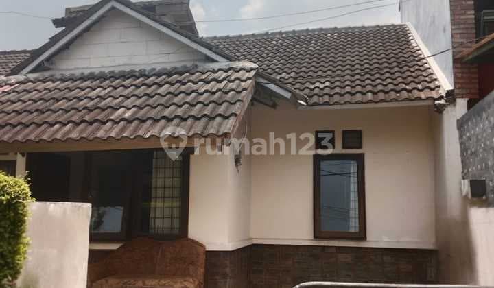 Dijual Rumah Lokasi Strategis di Pancoran Mas - Depok