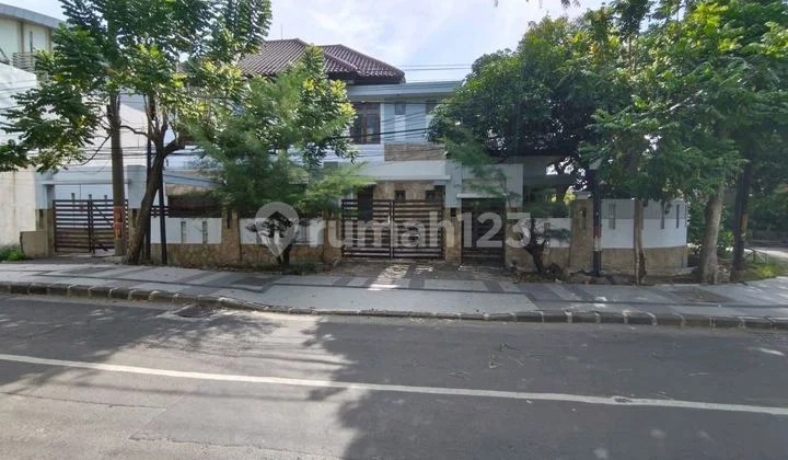 For Rent: House on Gayungsari Barat Zero Street, Suitable for Restaurant For Rent: House on Gayungsari Barat Zero Street, Suitable for Restaurant