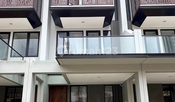 Disewakan Rumah Baru Full Furnished Siap Huni Di Botany Garden Superblok Fatmawati City, lokasi Hunian Mewah Terbaik Di fatmawati Jaksel.