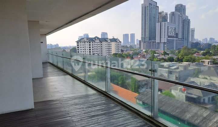 Apartemen 4BR besar, Bagus, Strategis, semi Furnished di Kemang, Jakarta Selatan