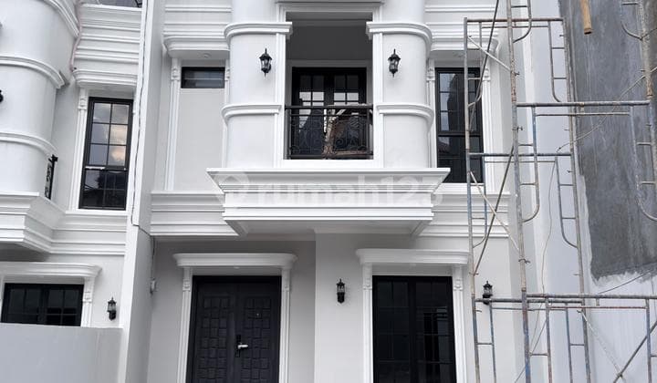 Dijual Rumah Mewah American Classic di Jagakarsa Jakarta Selatan