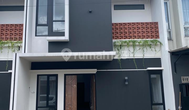 Rumah 2 Lantai Siap Huni Nempel Jakarta Selatan