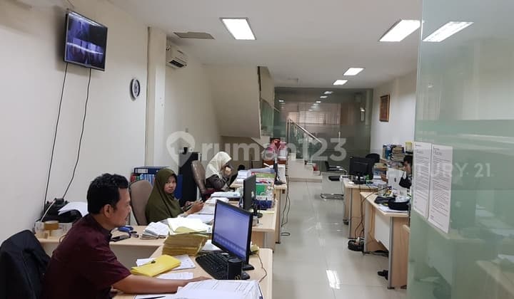 Ruko 5 Lantai Cocok untuk Kantor Tebet Jakarta Selatan
