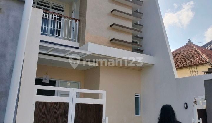 Rumah Modern Minimalis Ditengah Kota Denpasar