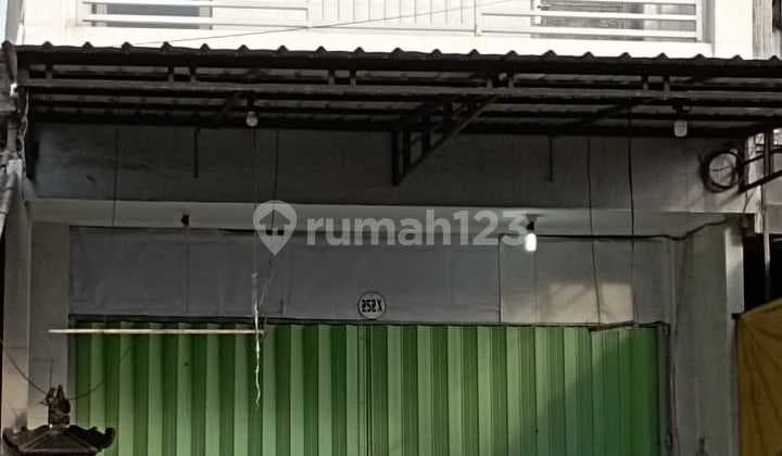 Ruko Lokasi Strategis Berada di Jalur Utama