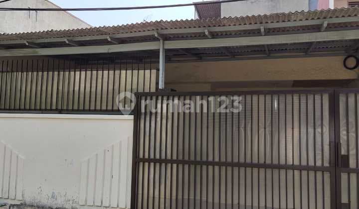 House in Taman Kota Complex