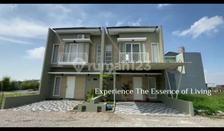 Zero Street House 2 Floors Strategic Location 15 Minutes From Citraland