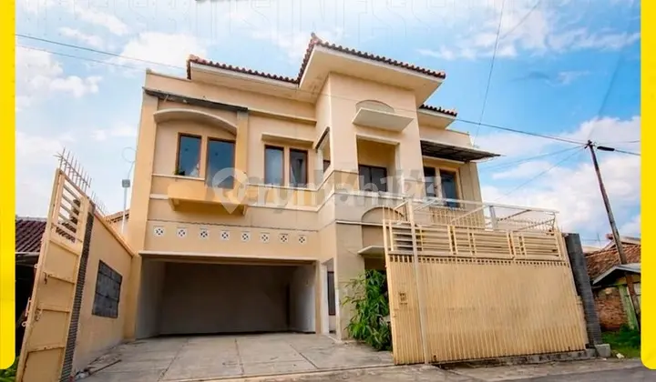 Rumah 2 Lantai Siap Pakai Bangunan Kokoh di Serengan Solo