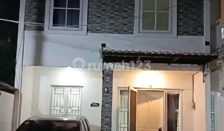 Di Sewakan Rumah 2 Lantai Cluster Jasmine Graha Raya Tangerang Selatan di Graha Raya