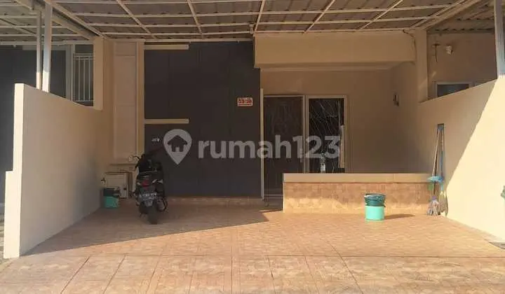 "Selling Cheap House in West Jakarta, Golden Palm Residence Cluster, Palem Barat"