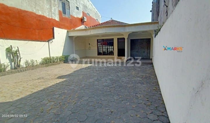 For Rent or Sale House in Laweyan Solo City Near Mall and School