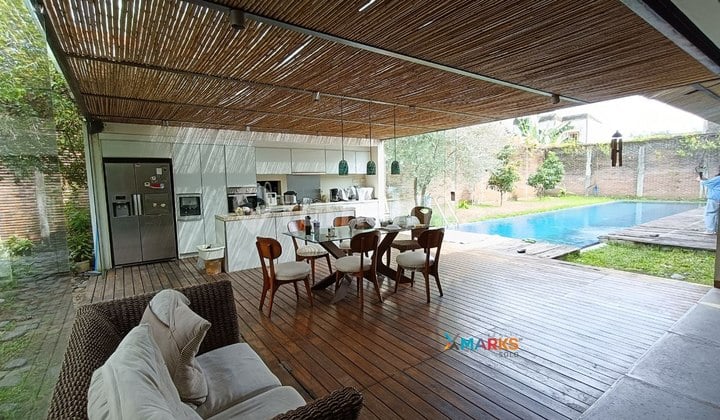 Jual Rumah Mewah Colomadu Solo Open Space Ada Pool Siap Huni